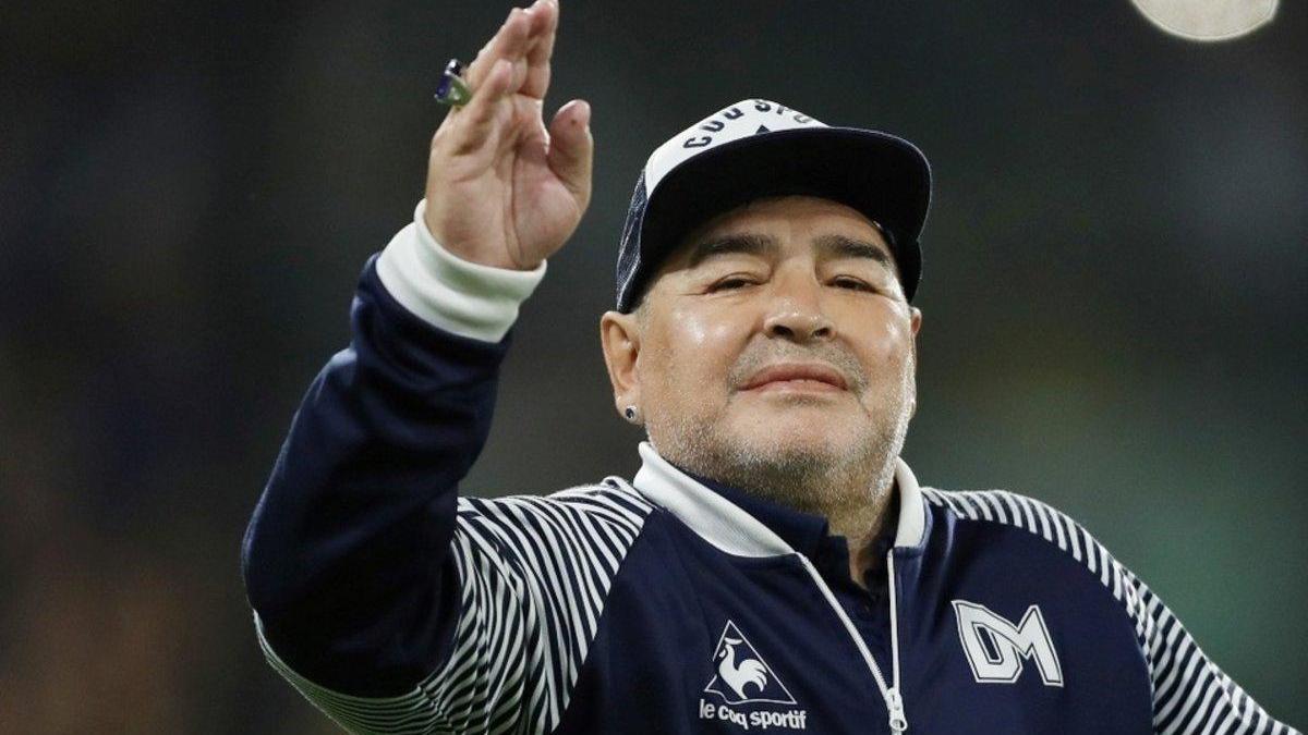 Maradona tiene un coágulo en el cerebro y debe ser operado