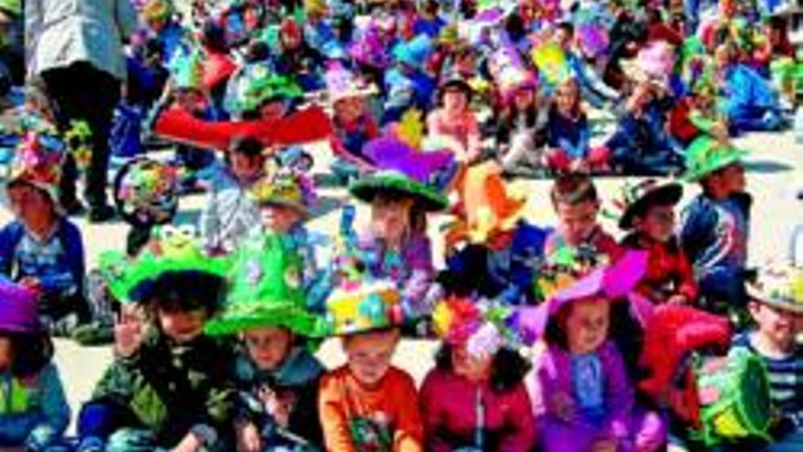 Sombreros de colores para celebrar el &#039;Easter Bonnet&#039;
