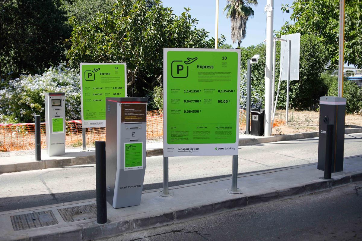 Aena ultima las obras del nuevo 'parking' del aeropuerto de Ibiza