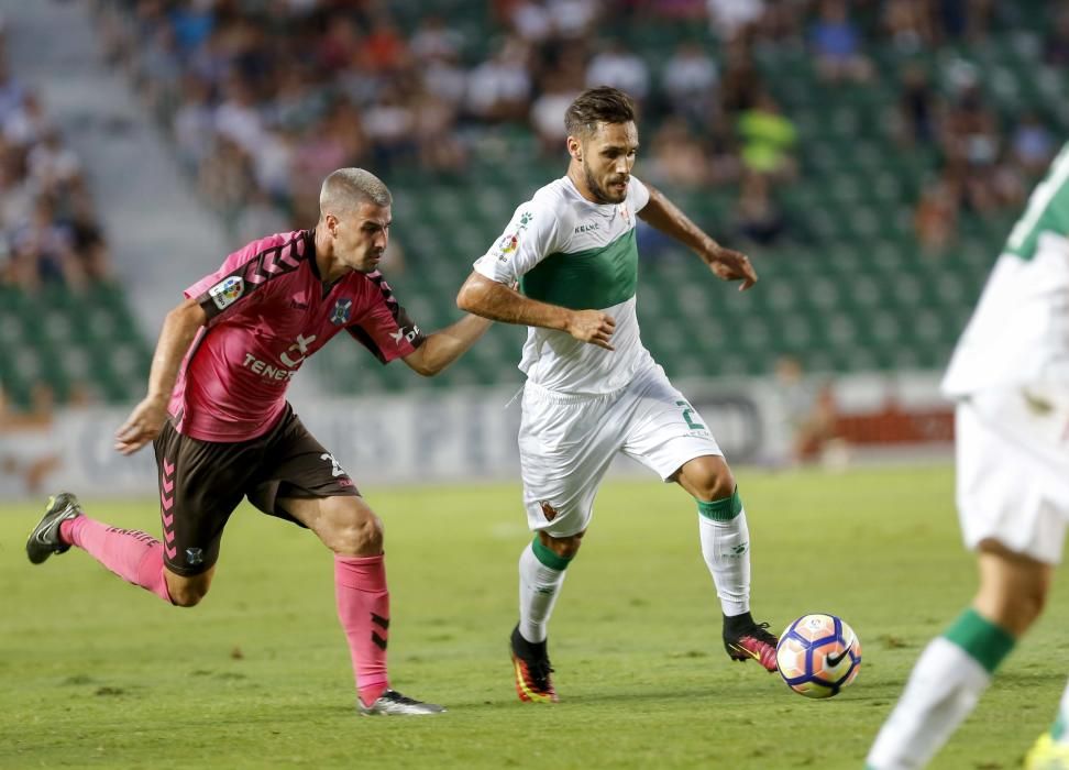 El Elche CF acelera en casa