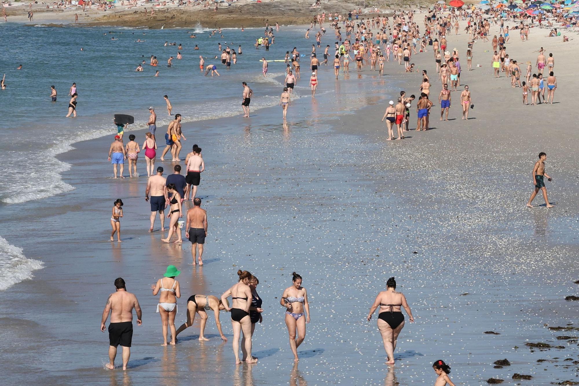 Las playas de Vigo, refugio del calor en el comienzo de julio