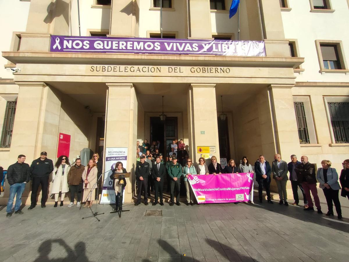 Asistencia del Colegio de Enfermería a la concentración ante la Subdelegacion Gobierno