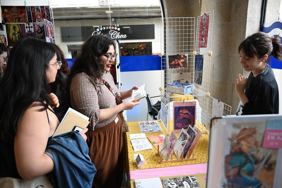 Venta de ilustraciones, postales, imanes y otros productos relacioados con el manga, el k-pop etc.