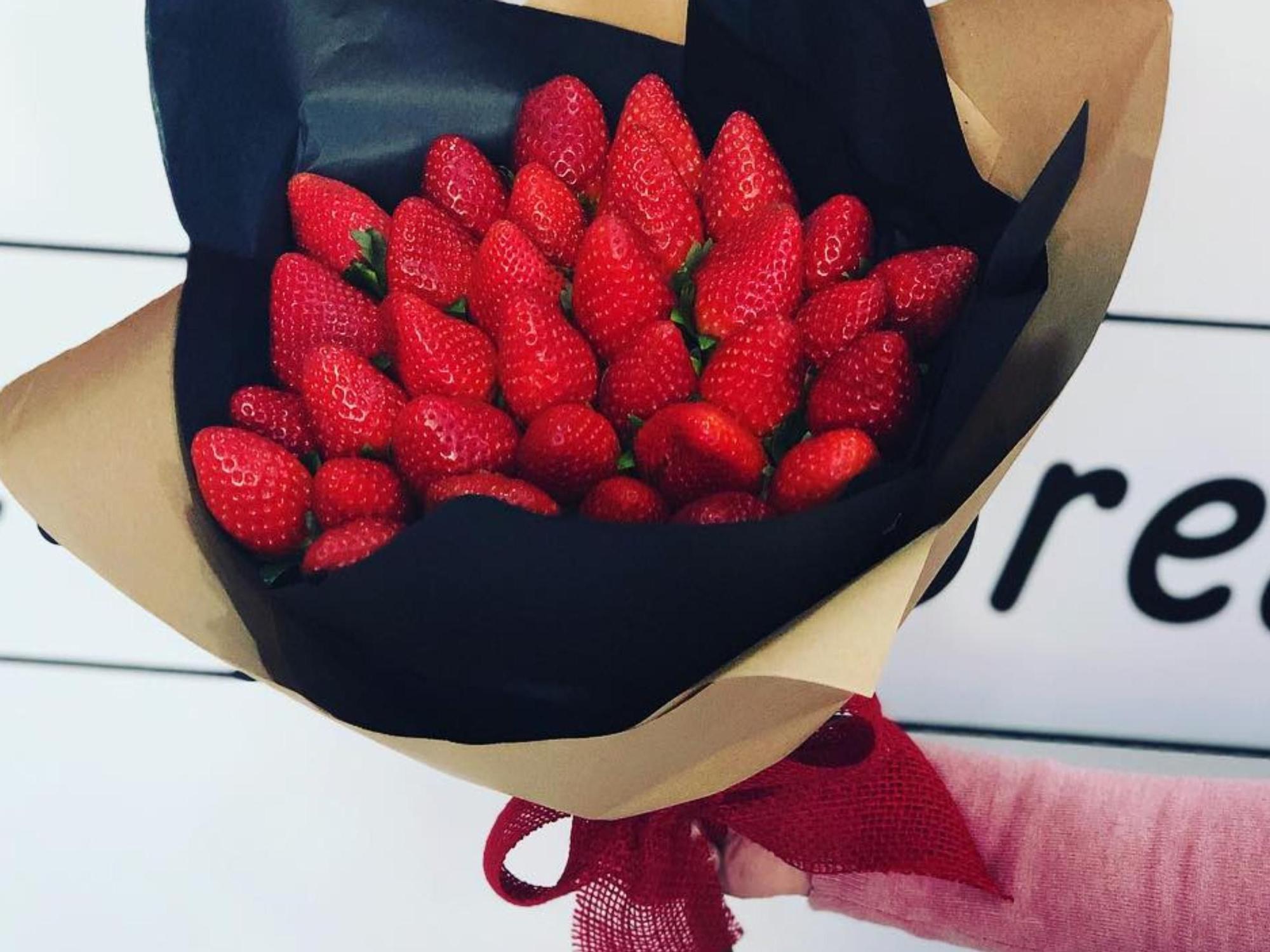 Los ramos de fresas o de bombones, entre las propuestas que también triunfarán este 14 de febrero.