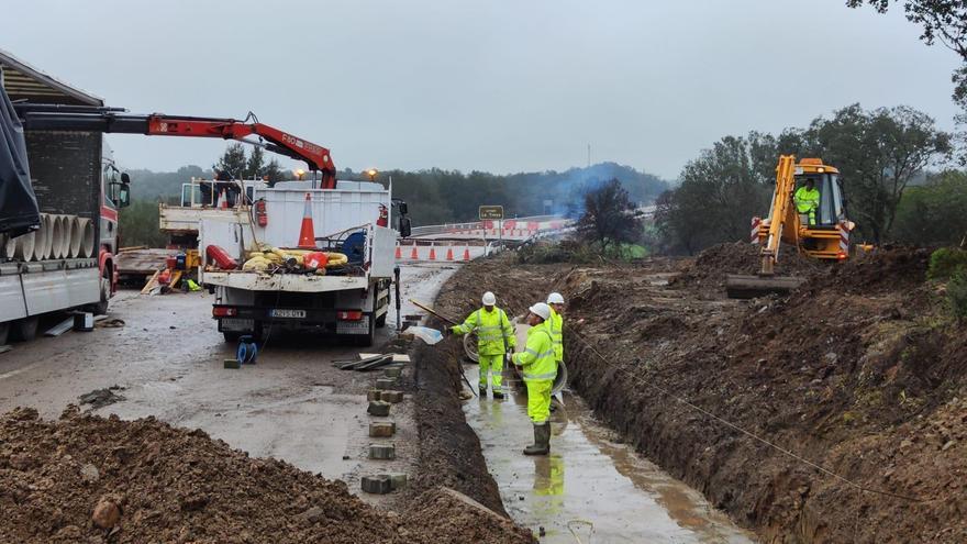 VÍDEO | La construcción del puente sobre el socavón de la N-523 comenzará antes de un mes