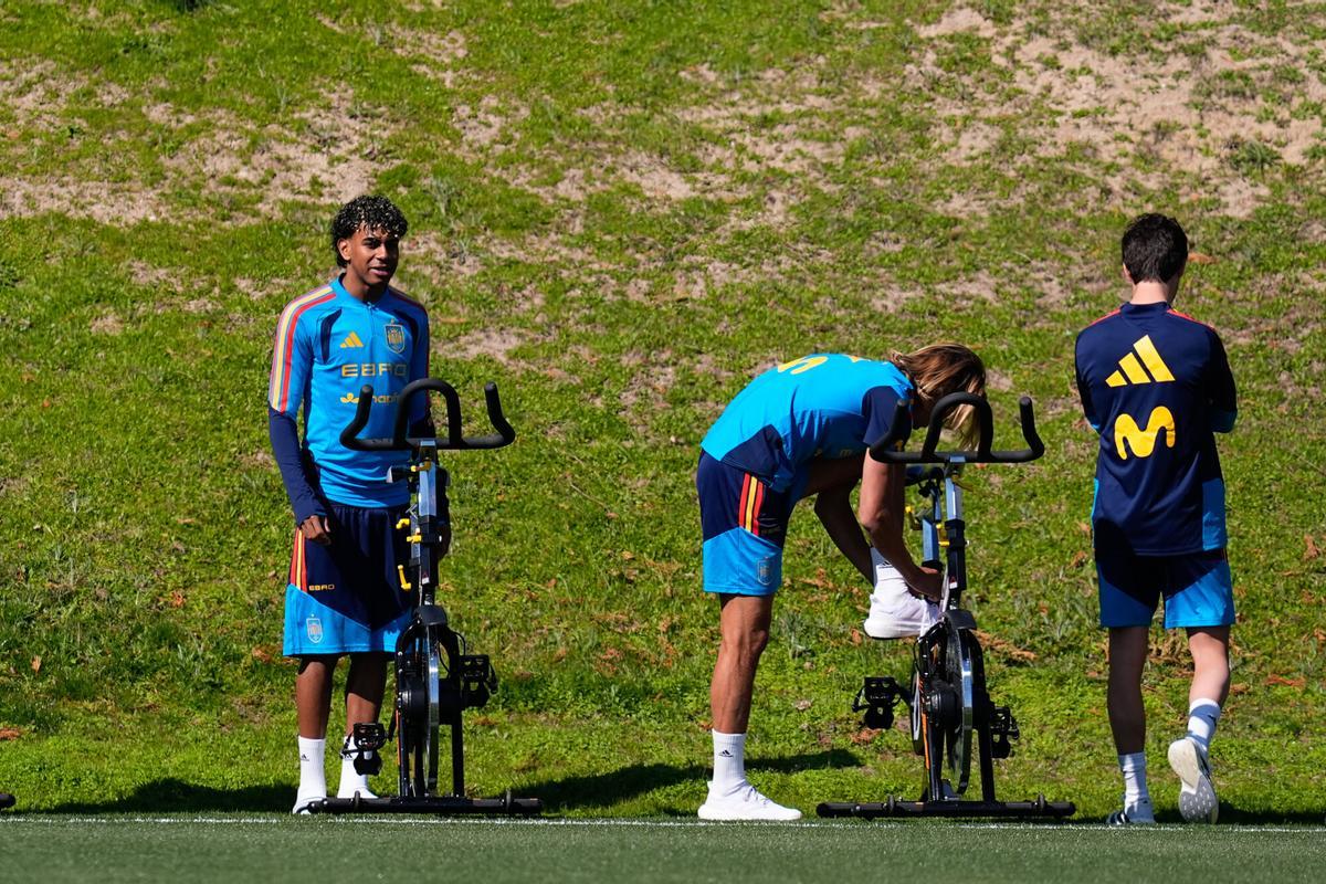 Lamine Yamal during the training session of Spain Team ahead of the International Friendly match against Serbia at Ciudad del Futbol on March 24, 2026, in Las Rozas, Madrid, Spain. AFP7 24/03/2026 ONLY FOR USE IN SPAIN