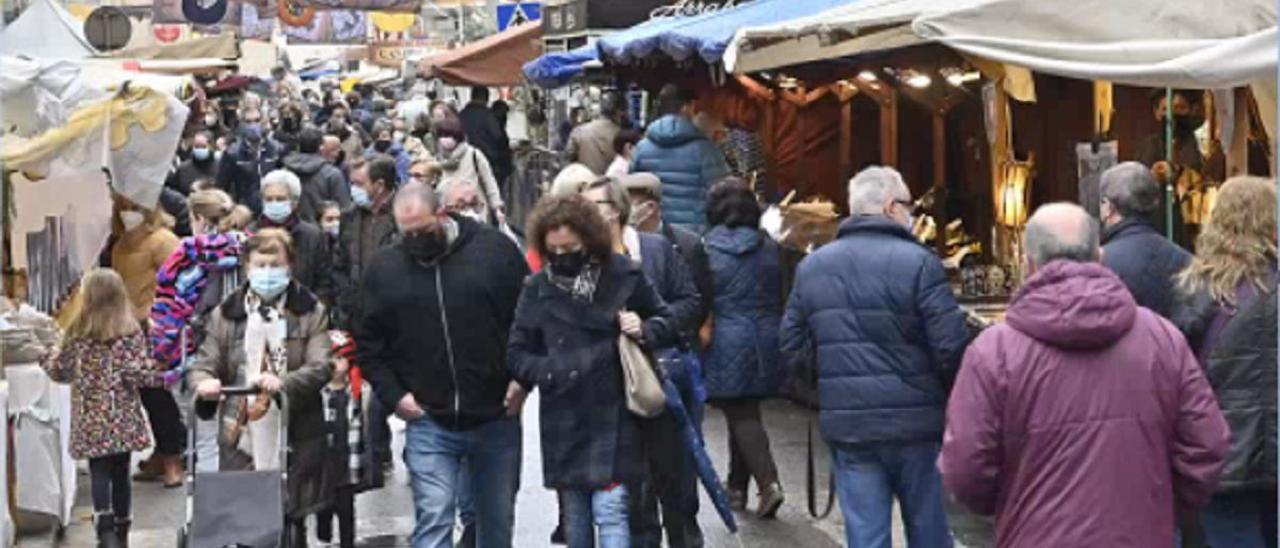 Ayer, pese a que la climatología no acompañaba en exceso, muchas personas recorrieron el recinto.