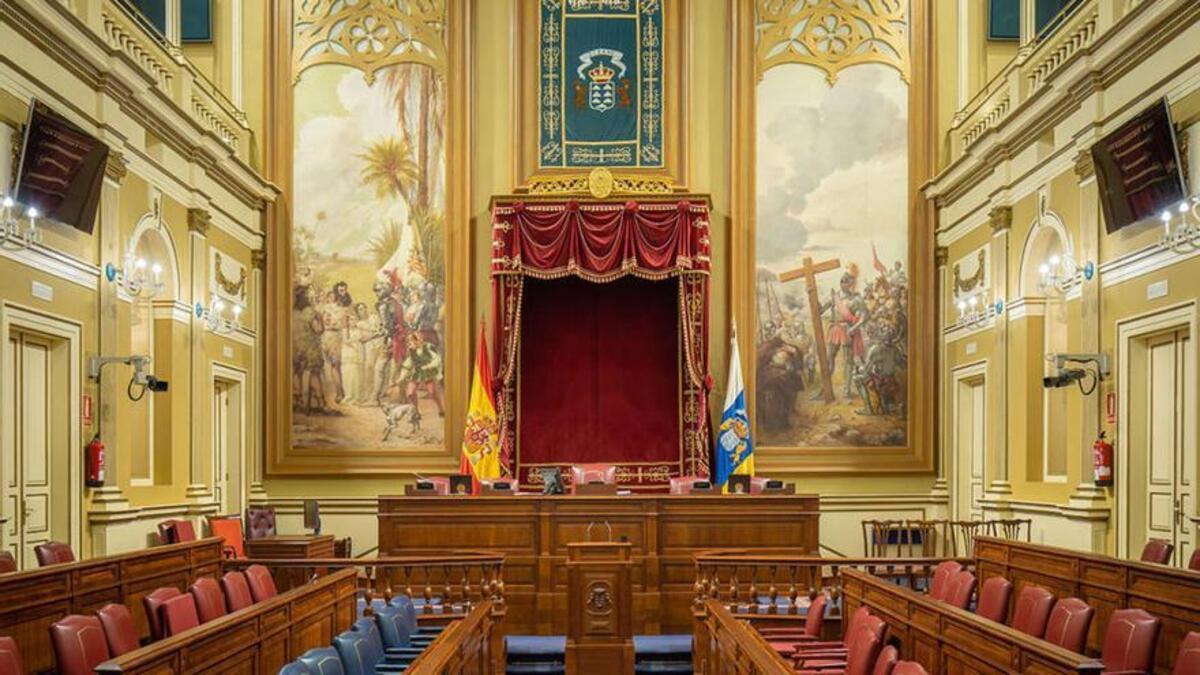 Salón de plenos del Parlamento de Canarias.