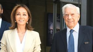 Isabel Preysler y Vargas Llosa, en los tiempos en los que eran pareja. 