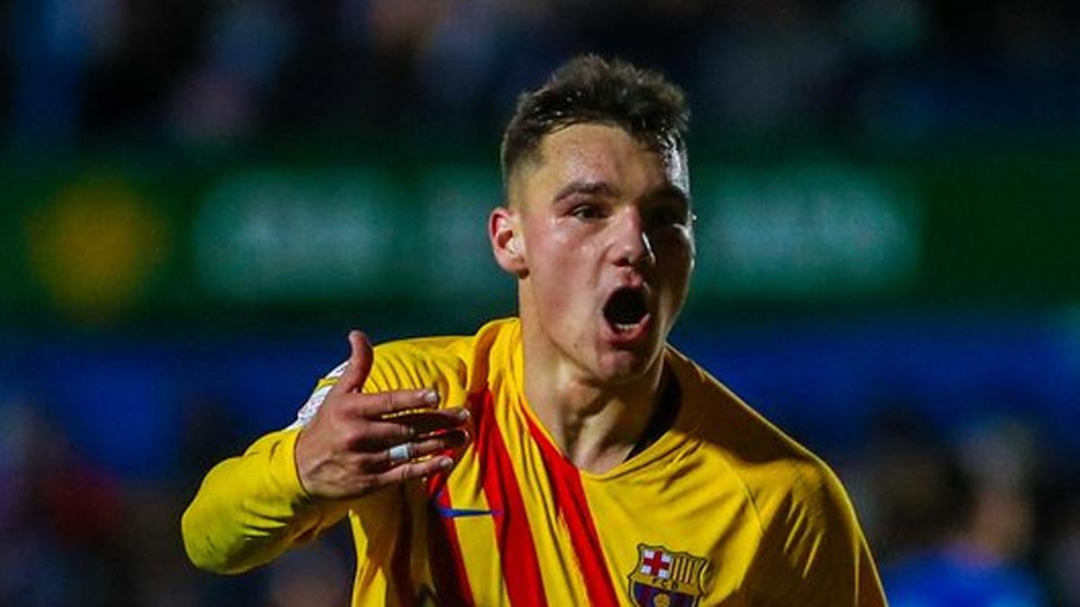 Ferran Jutglà, celebrando el gol de la victoria en Linares