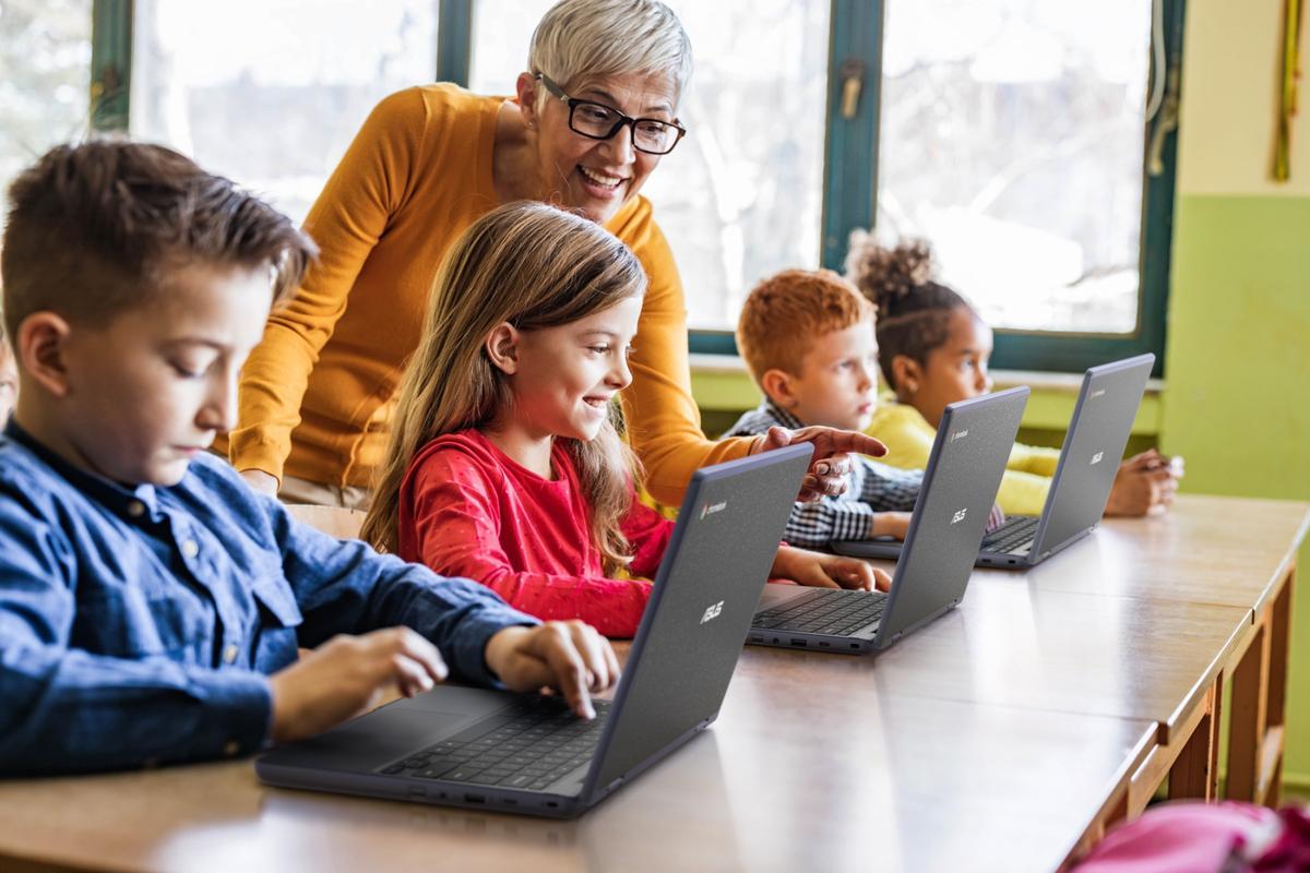 L'educació és un dels sectors amb menor presència de tecnologia.