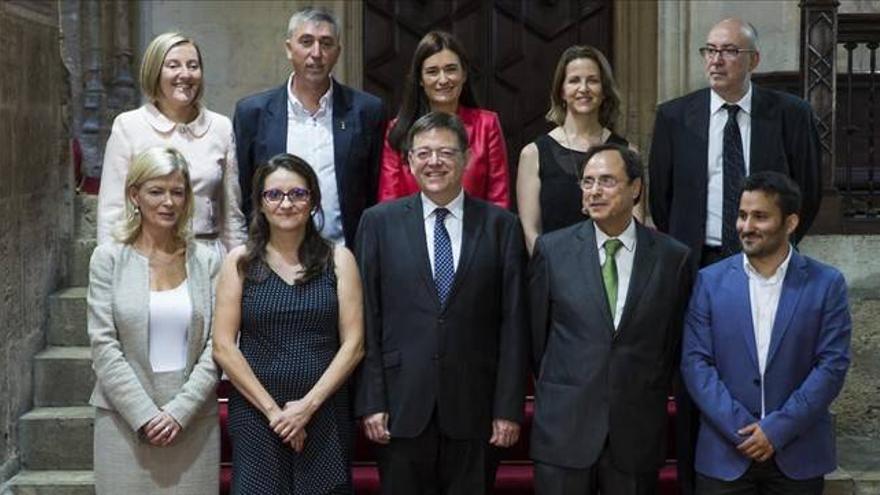 Los consejeros del bipartito valenciano prometen el cargo