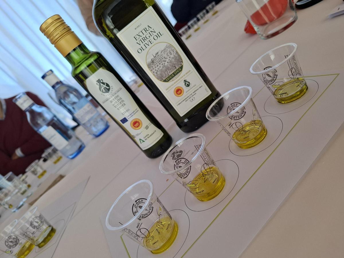 Los aceites de Antequera se exportan al mercado asiático.