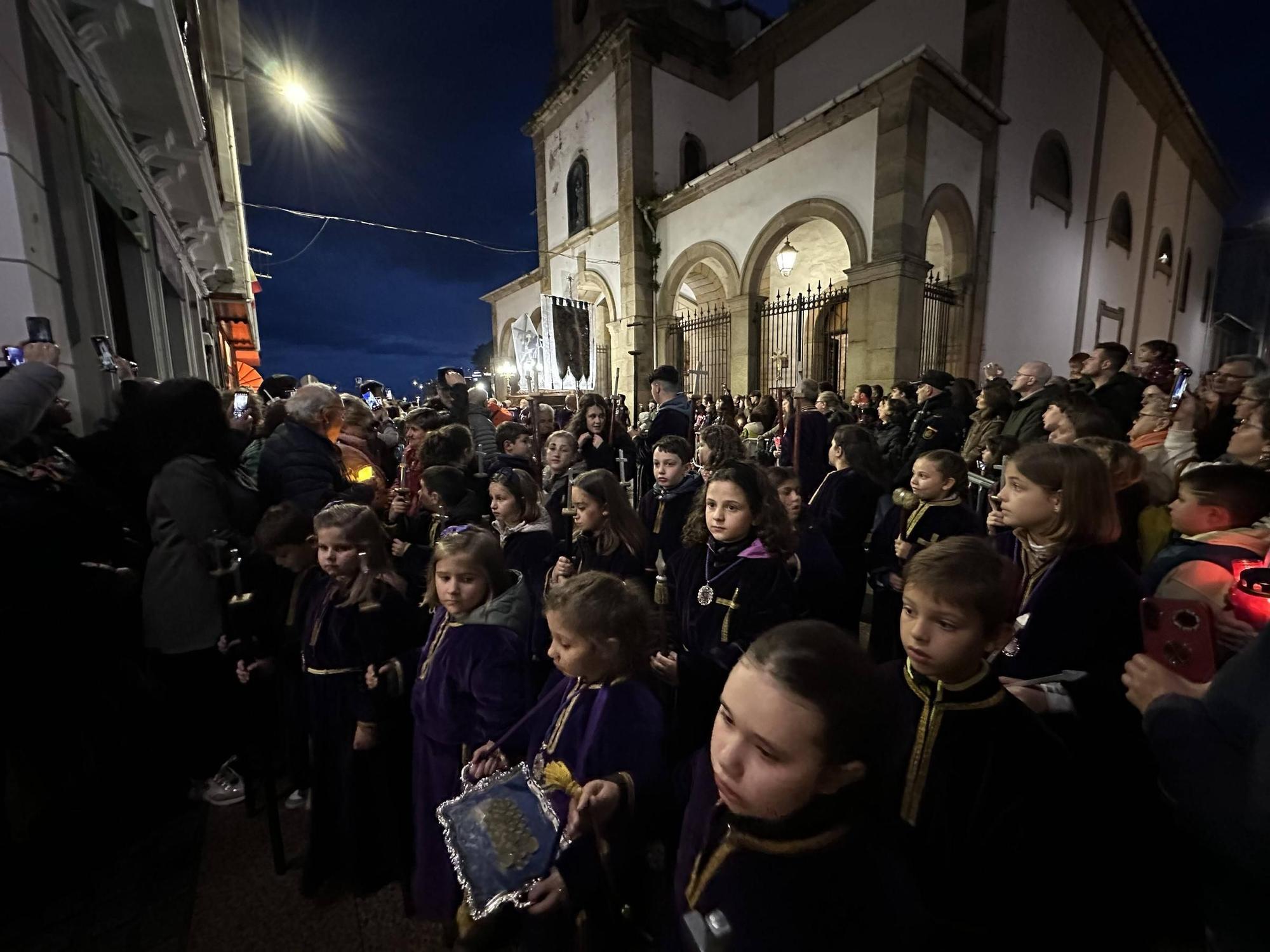 EN IMÁGENES | La envolvente procesión del Nazareno en Luarca