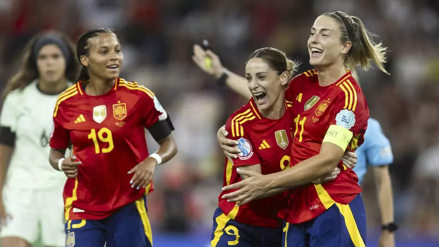 Una España disfrutona arrolla a Portugal en su debut en la Euro (5-0)
