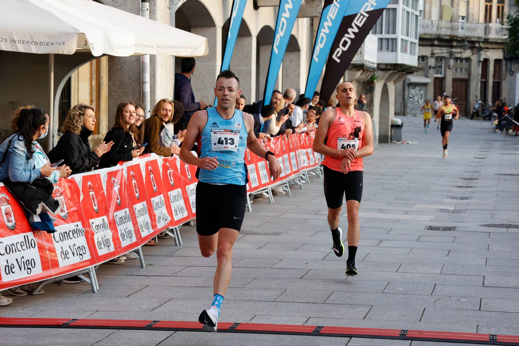 Una carrera con sardina y pan como premios