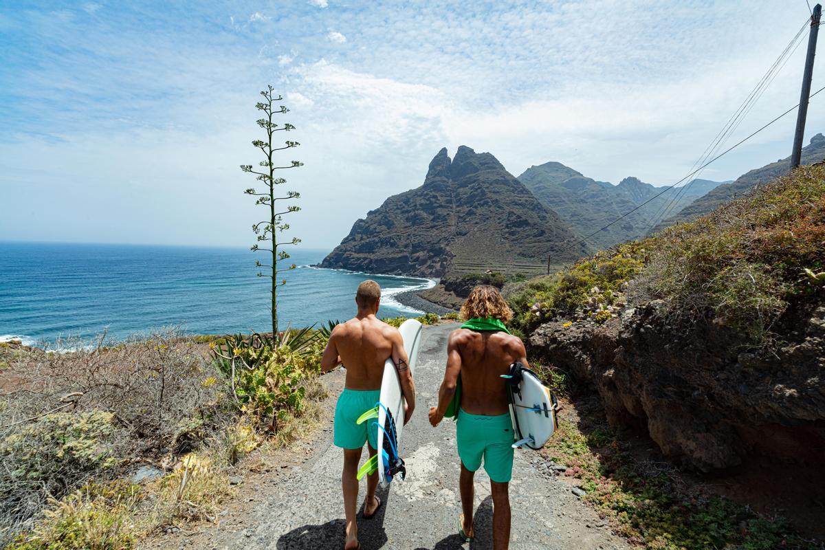 En Tenerife, el surf es un estilo de vida.