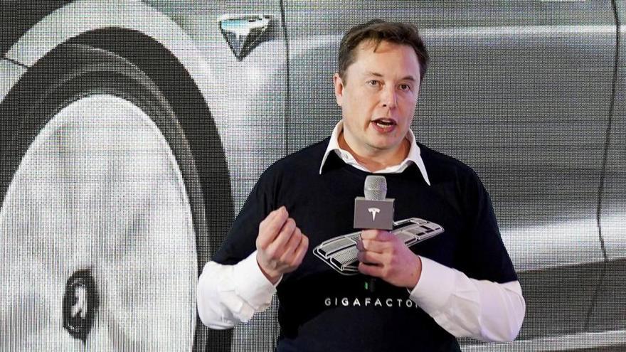 Elon Musk intentó sin éxito vender Tesla a Apple