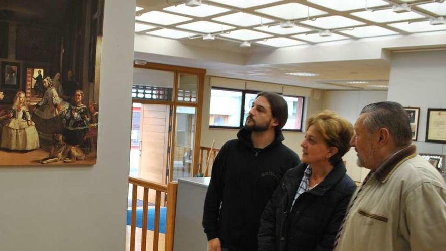 Simón García, Yolanda Munárriz y José Carlos Chápuli, en el Liceo.