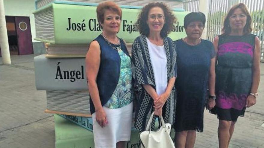 Dolores Melián (i), Encarnación Carrasco, Tina Hernández y Victoria Gómez ayer en el centro cívico de Arrecife.
