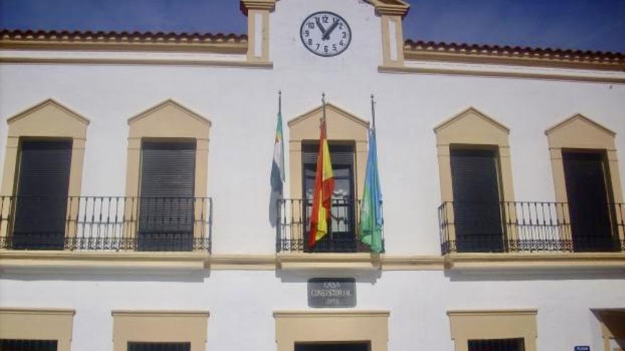 Fachada del ayuntamiento alisedeño.