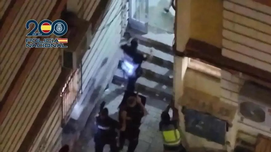 La Policía irrumpe en la casa de La Paz donde se escondía el prófugo