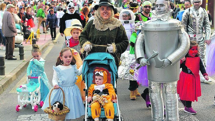 Una familia vestida del Mago de Oz