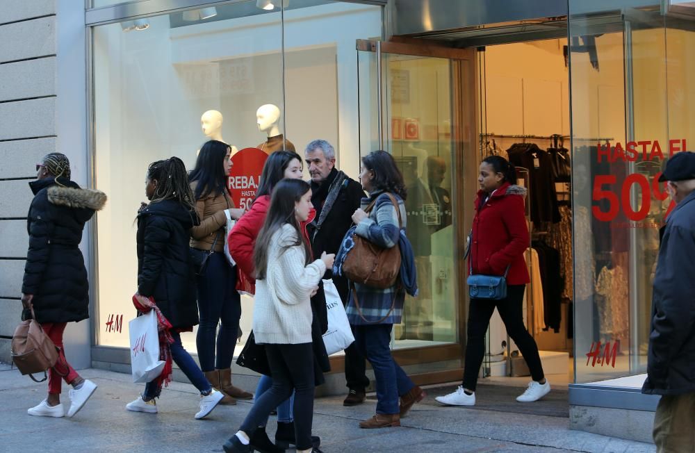 El primer día de rebajas, en el centro de Vigo