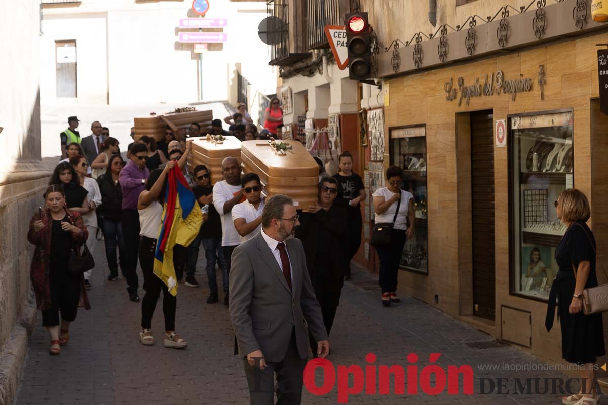 Imágenes del funeral en Caravaca de algunas de las víctimas del incendio en las discotecas de Murcia