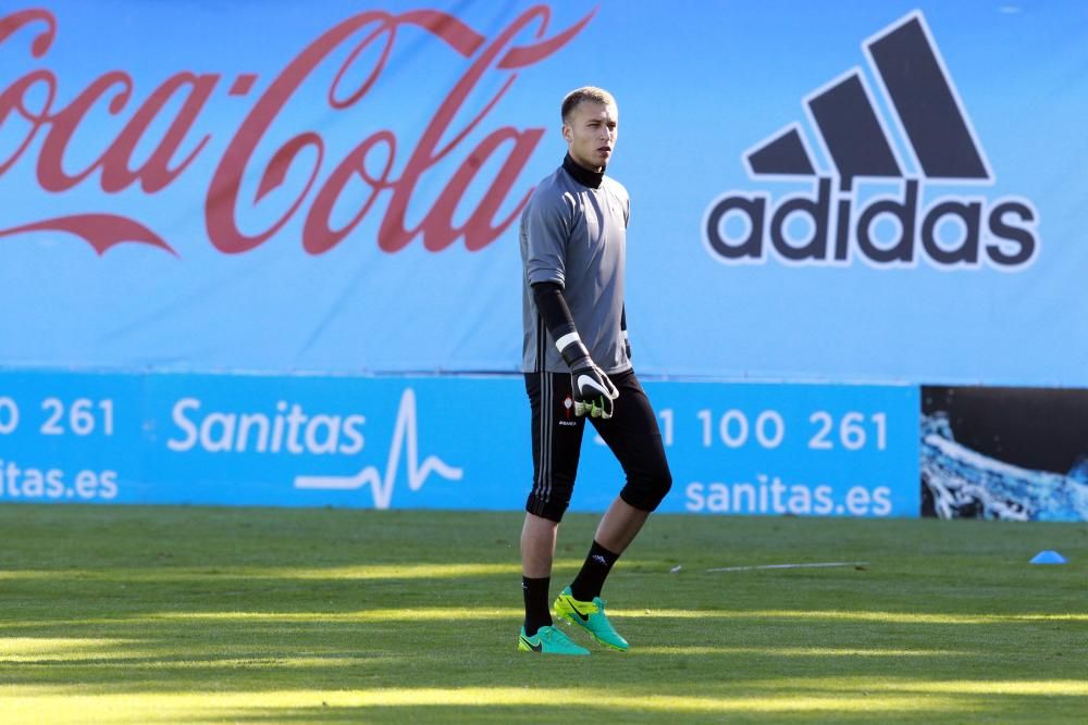 El Celta entrena en A Madroa // M.Canosa