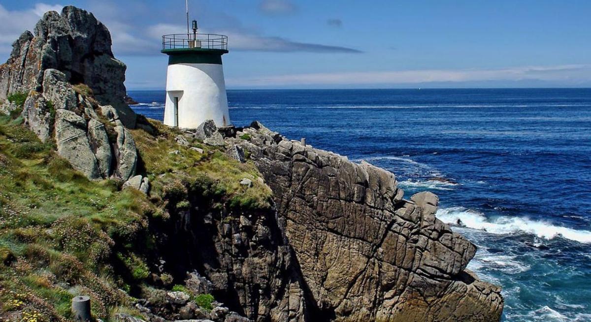 Baliza de Punta Couso, la única de las cuatro de la ría que está en tierra. |