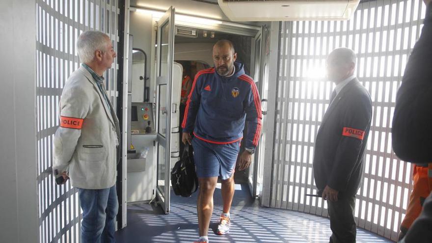 Nuno Espirito Santo, nada más aterrizar en Lyon.