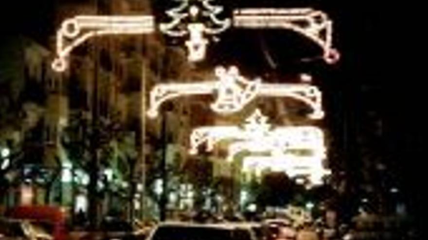 Instalan unas 35.000 luces de Navidad