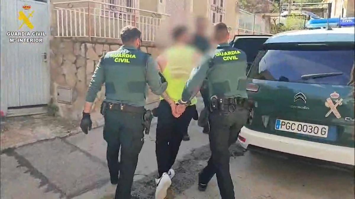 Momento de la detención del atracador de un banco en San Pedro del Pinatar