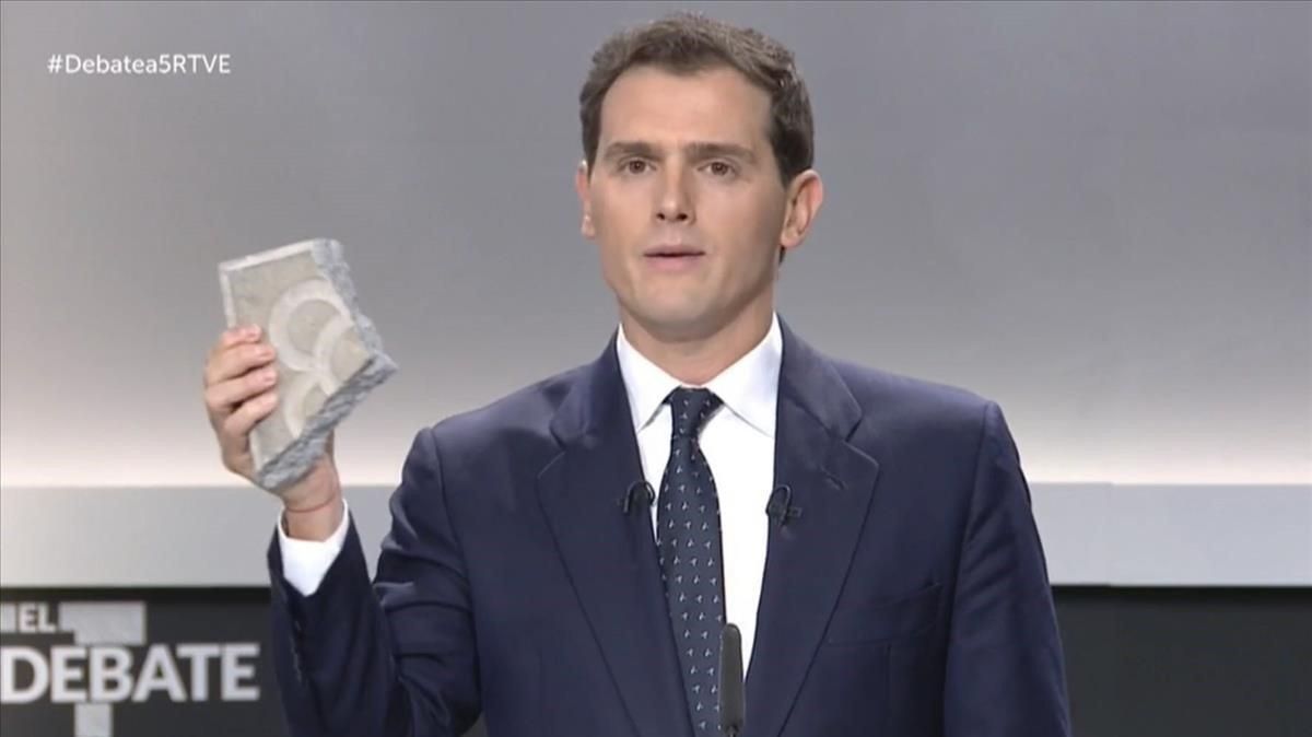 zentauroepp50789226 politica albert rivera ense a un adoquin panot en debate el191107190856 zentauroepp50789226 politica albert rivera ense a un adoquin panot en debate el191107190856