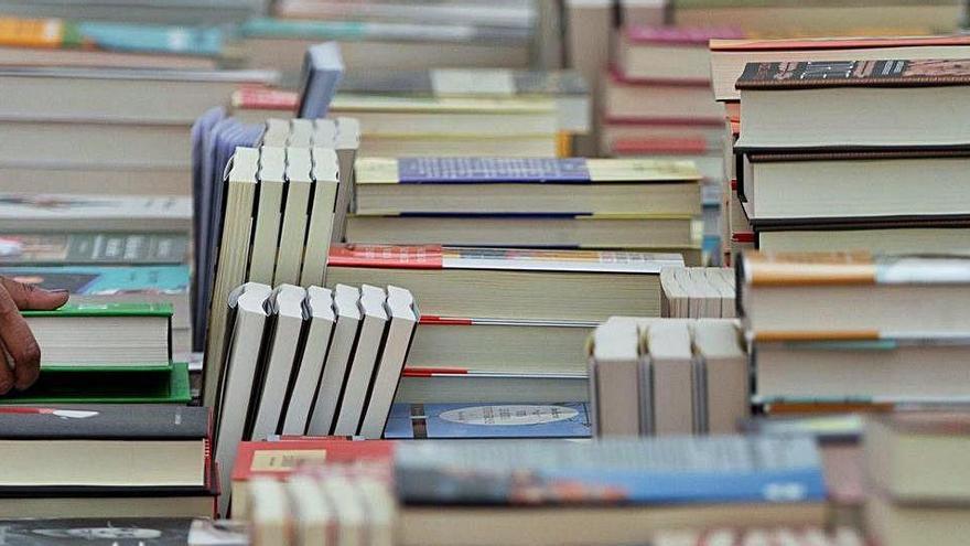 La Generalitat destina un millón de euros a la compra de libros y de obras de arte