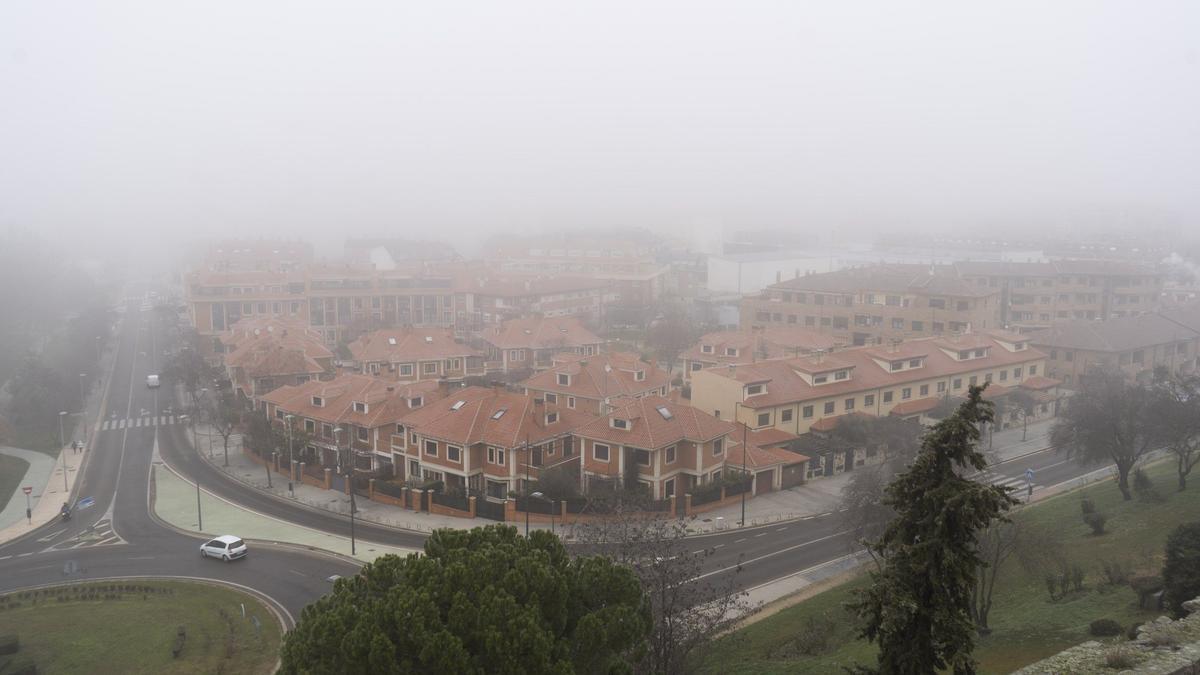 Una imagen de Zamora bajo la niebla