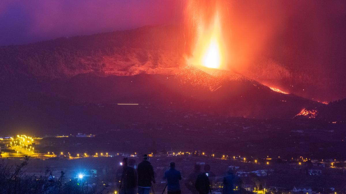 Nova jornada de l&#039;erupció del volcà &quot;Cumbre vieja&quot; a La Palma