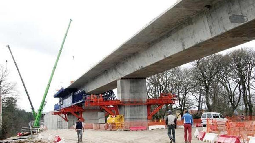 Obras del AVE a su paso por Ourense.