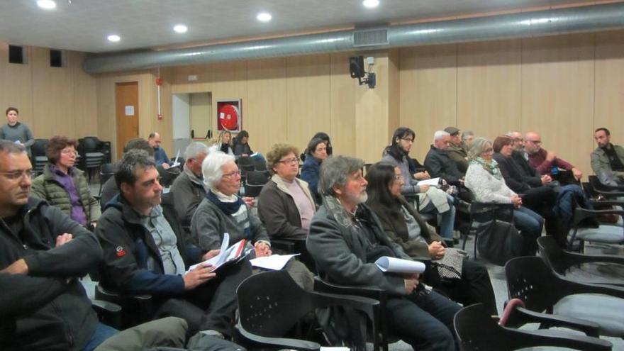 La reunión contó con la asistencia de unas 30 personas.