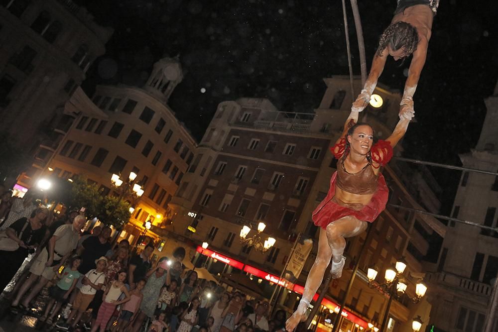 Fotogalería/ El Circo toma la calle.