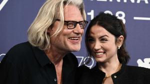 El director de ’Blonde’, Andrew Dominik, y Ana de Armas.
