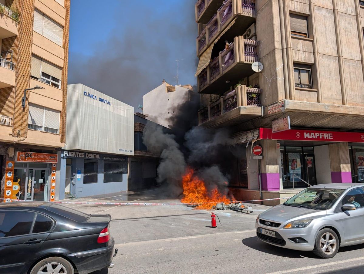 Incendio de contenedores en Lorca.