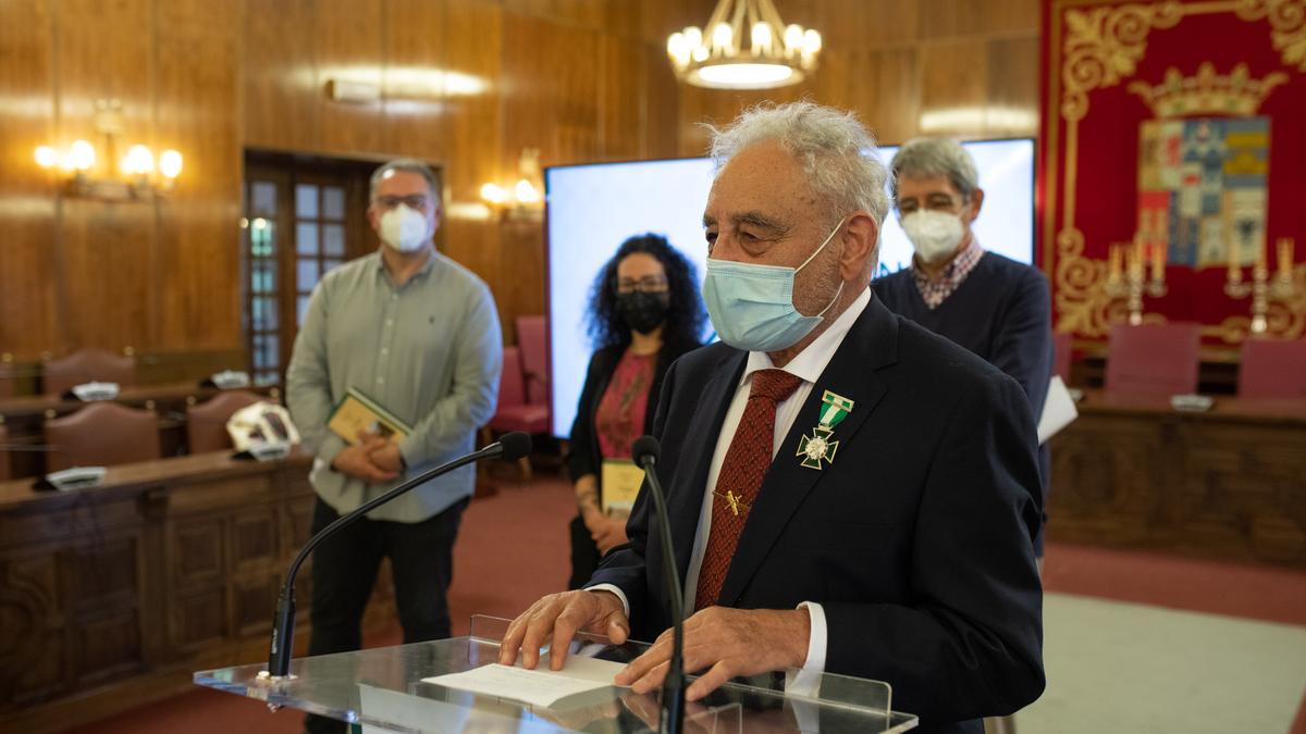 Amador Pérez Viñuela durante la presentación de su libro en la Diputación