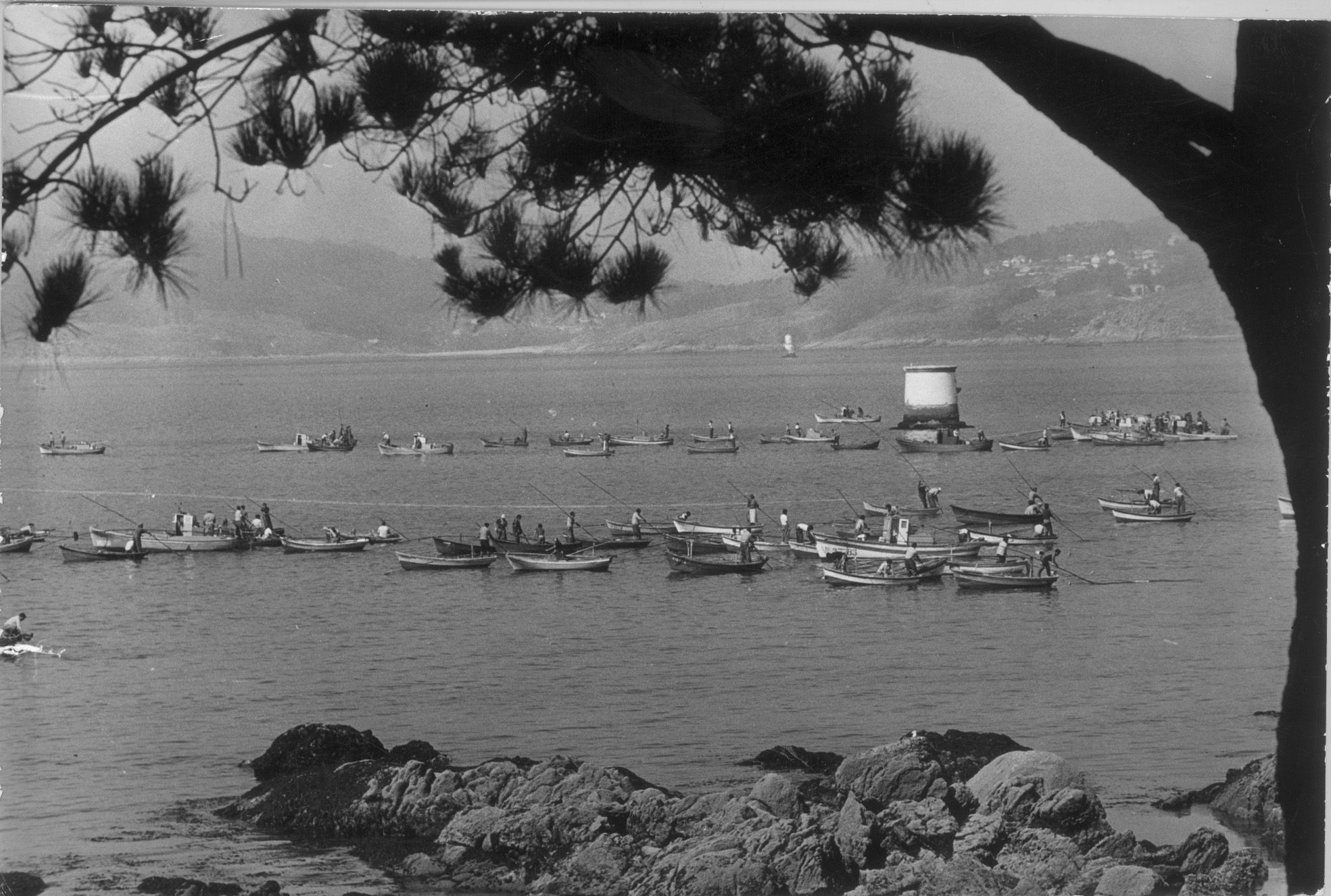 Mariscadores en la ría de Vigo en 1977