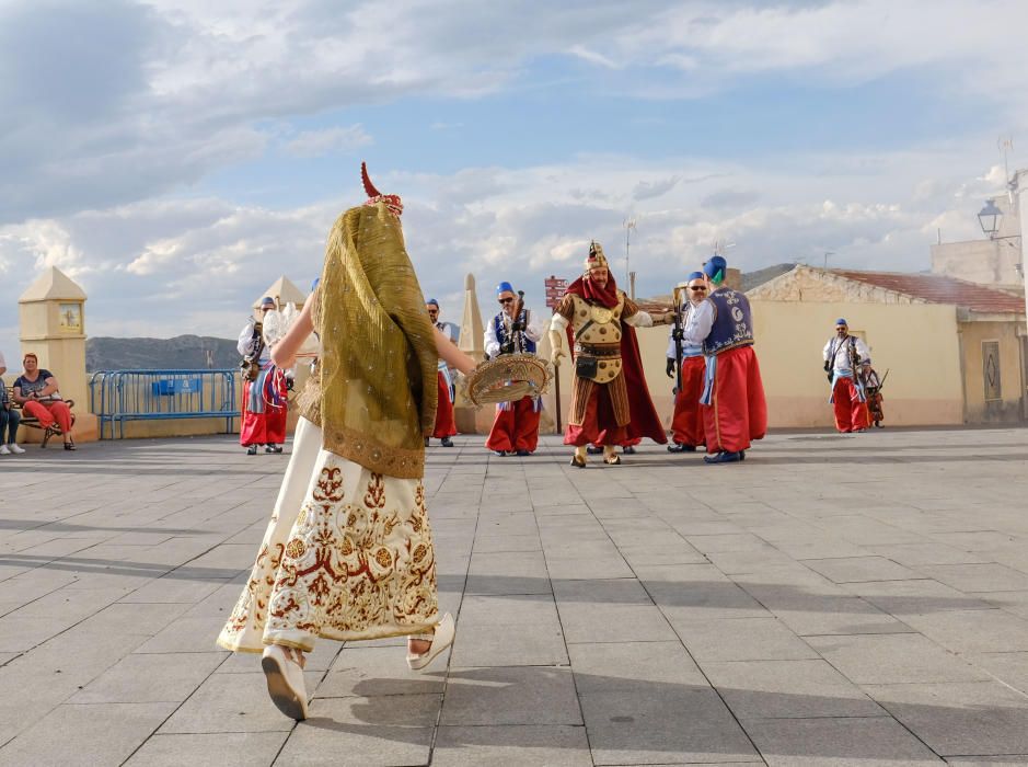 Los Moros y Cristianos se despiden de los cargos festeros de 2019 y dan la bienvenida a los de 2020