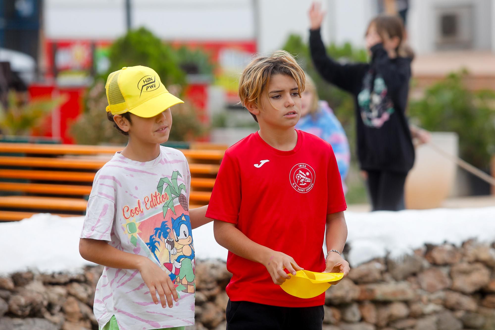 Juegos infantiles en las fiestas de Sant Carles