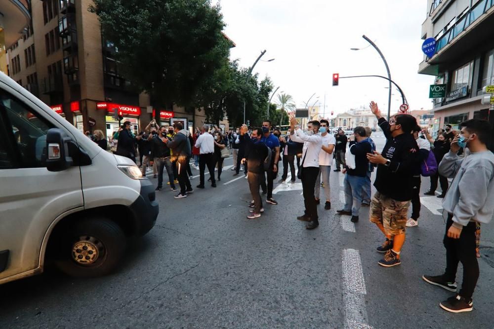 Hosteleros protestan en Murcia