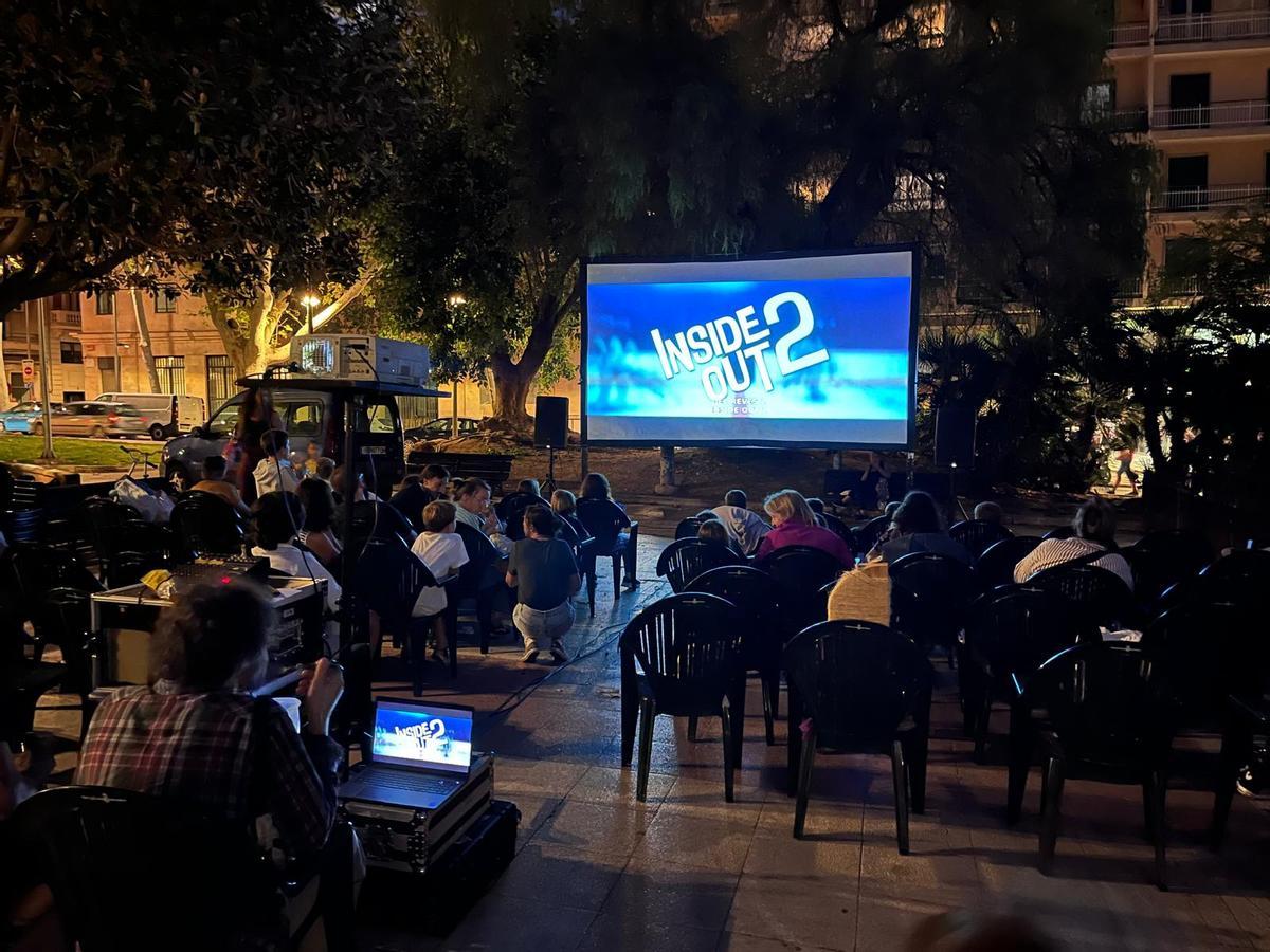 Éxito de público en la segunda edición de “Cinema a la Fresca” en la Plaça Patins