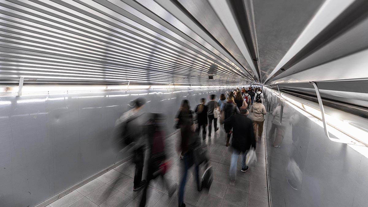 El pasillo que une la L1 y la L3 en la estación de Catalunya.